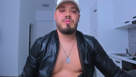 Snapshot of zackconnorsx chatting on 12/01/25, 12:26 Zack online show from 12/01/25, 12:26