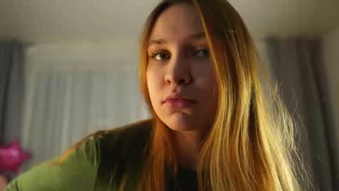 Snapshot of zadabercher chatting on 11/21/25, 12:04 Marina online show from 11/21/25, 12:04