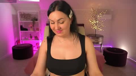 Snapshot of zafiramoonn chatting on 04/17/26, 06:38 Zafiramoonn online show from 04/17/26, 06:38