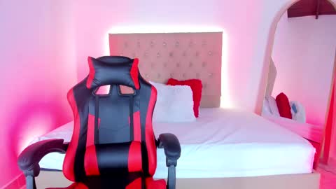 Zafiro Brown online show from 10/04/25, 12:36