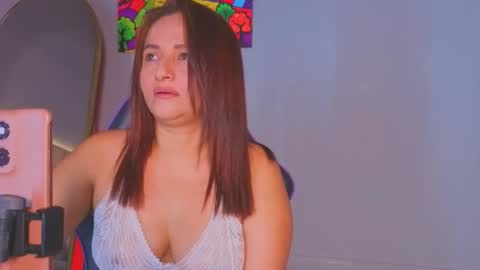 Snapshot of zafiro__brown chatting on 12/05/25, 10:13 Zafiro Brown online show from 12/05/25, 10:13