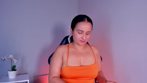 Snapshot of zafiro__brown chatting on 05/23/26, 09:41 Zafiro Brown online show from 05/23/26, 09:41