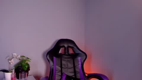 Snapshot of zafiro__brown chatting on 06/13/26, 10:40 Zafiro Brown online show from 06/13/26, 10:40