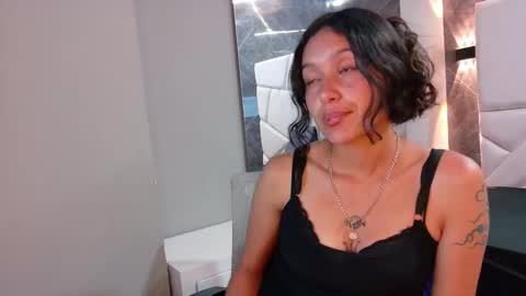 Zafiro online show from 09/12/25, 01:06