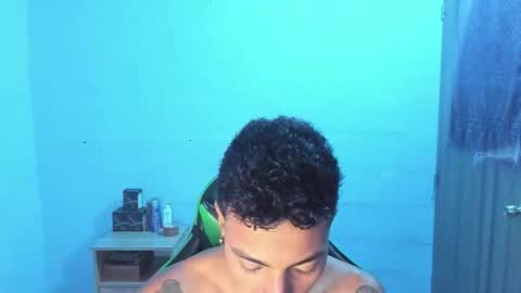 Snapshot of zafirocum chatting on 12/04/25, 11:30 BiG Zafiro online show from 12/04/25, 11:30