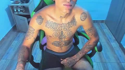 Snapshot of zafirocum chatting on 12/15/25, 11:03 BiG Zafiro online show from 12/15/25, 11:03