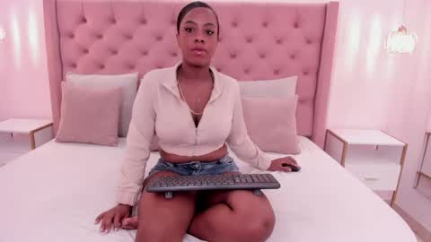 Snapshot of zahara_jones chatting on 04/14/26, 11:27 zahara_jones online show from 04/14/26, 11:27