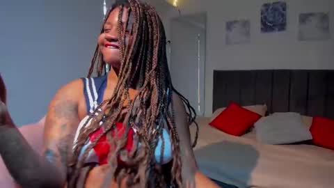 zahra_rose online show from 02/20/25, 12:04