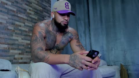 INSTAGRAM yormanfit7 online show from 01/17/25, 02:18