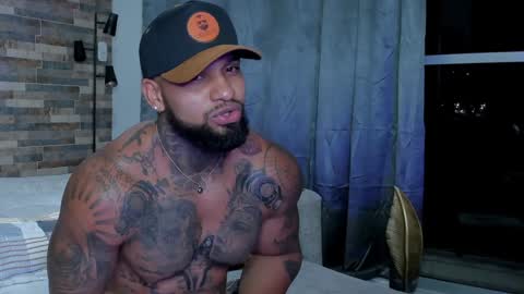 INSTAGRAM yormanfit7 online show from 01/23/25, 02:33