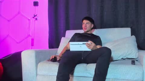 Zain Smith online show from 02/22/25, 02:39