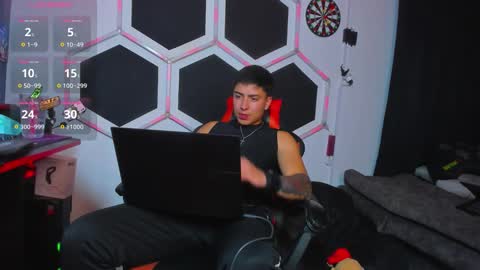Zain Smith online show from 09/12/25, 06:02