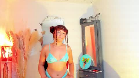 Snapshot of zaira_breeze4 chatting on 12/16/25, 10:04 ZAIRA online show from 12/16/25, 10:04