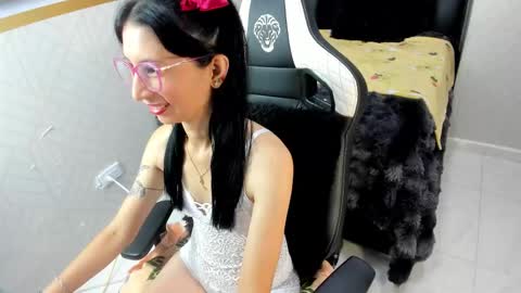 zaira_sweet4 online show from 01/05/26, 08:01