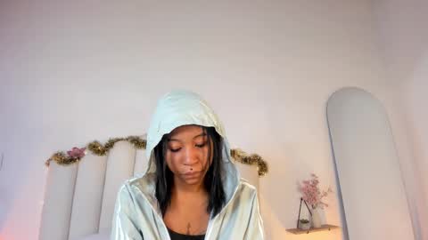 Snapshot of zairarose25 chatting on 12/17/25, 01:06 Zaira online show from 12/17/25, 01:06