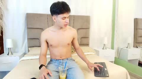 Samuel online show from 07/28/26, 08:01
