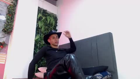 Snapshot of zamirscott chatting on 06/10/26, 12:26 Zamir online show from 06/10/26, 12:26