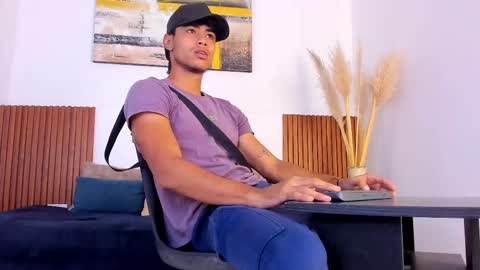 Zander online show from 09/19/25, 01:56