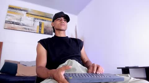 Snapshot of zander_2120 chatting on 11/15/25, 01:40 Zander online show from 11/15/25, 01:40