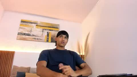 Snapshot of zander_2120 chatting on 12/02/25, 12:38 Zander online show from 12/02/25, 12:38