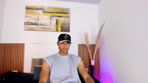 Snapshot of zander_2120 chatting on 03/09/26, 01:15 Zander online show from 03/09/26, 01:15