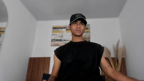 Snapshot of zander_2120 chatting on 04/18/26, 01:37 Zander online show from 04/18/26, 01:37