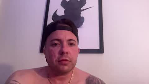 Hung 10 X 6.5 online show from 01/11/26, 09:58
