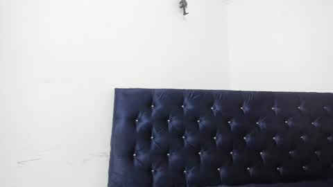 zanxley_ online show from 02/10/25, 11:34