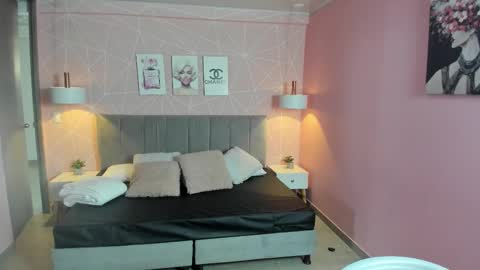 Zara Sweet  online show from 11/13/25, 12:26