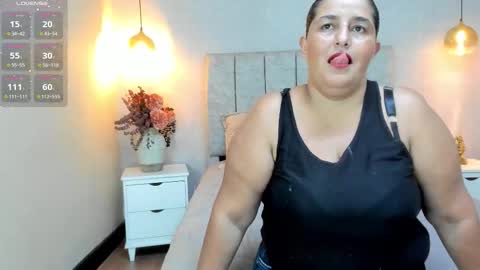 Snapshot of zara_milf_ chatting on 02/07/26, 12:20 zara online show from 02/07/26, 12:20