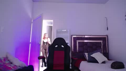 Snapshot of zaracollinx chatting on 10/25/25, 06:13 Zara online show from 10/25/25, 06:13