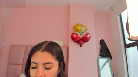 Zarah  online show from 11/29/25, 06:11