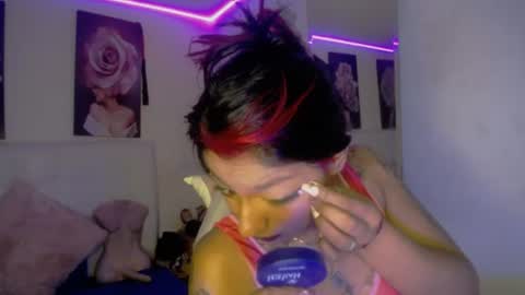 Zarah online show from 06/15/26, 03:25
