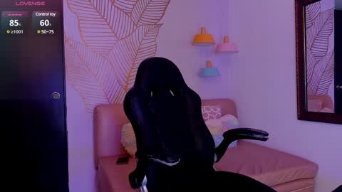 Zara Lim  online show from 01/17/25, 11:59