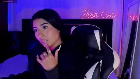 Zara Lim  online show from 11/16/25, 02:17