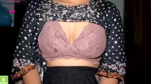 Snapshot of zararaina chatting on 02/17/26, 12:18 zararaina online show from 02/17/26, 12:18