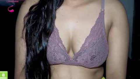 Snapshot of zararaina chatting on 03/15/26, 01:06 zararaina online show from 03/15/26, 01:06