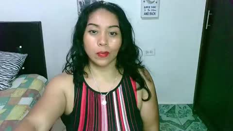 Snapshot of zaray_45bella chatting on 02/13/25, 12:24 zaray online show from 02/13/25, 12:24