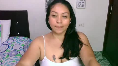 Snapshot of zaray_45bella chatting on 02/26/25, 12:49 zaray online show from 02/26/25, 12:49