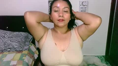 Snapshot of zaray_45bella chatting on 09/13/25, 12:10 zaray online show from 09/13/25, 12:10