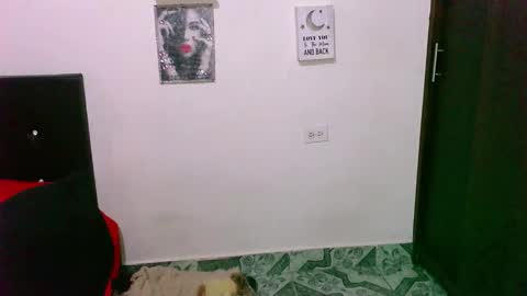 Snapshot of zaray_45bella chatting on 09/27/25, 10:15 zaray online show from 09/27/25, 10:15