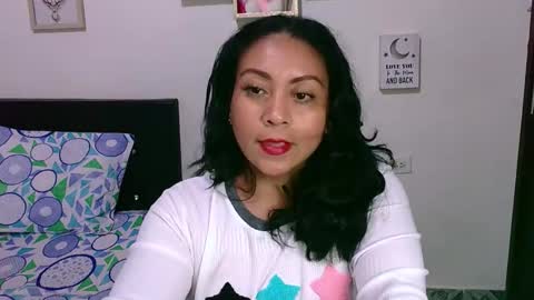 Snapshot of zaray_45bella chatting on 12/01/25, 10:37 zaray online show from 12/01/25, 10:37