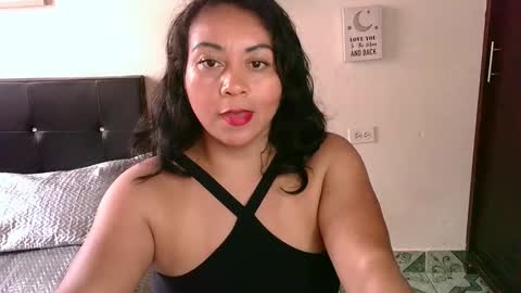 Snapshot of zaray_45bella chatting on 12/17/25, 03:40 zaray online show from 12/17/25, 03:40