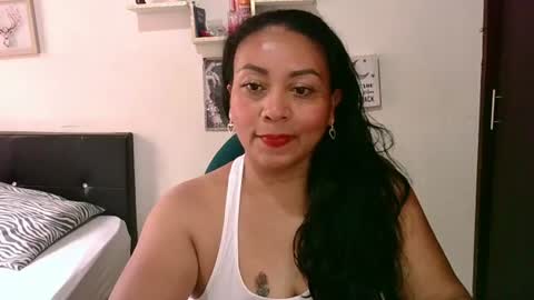 Snapshot of zaray_45bella chatting on 06/28/26, 04:46 zaray online show from 06/28/26, 04:46
