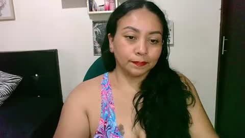 Snapshot of zaray_45bella chatting on 07/05/26, 09:33 zaray online show from 07/05/26, 09:33