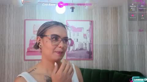 Snapshot of zarcasutra_t chatting on 04/12/26, 12:43 Isabella online show from 04/12/26, 12:43
