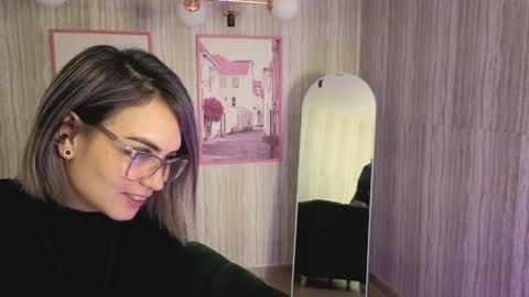 Snapshot of zarcasutra_t chatting on 05/08/26, 01:49 Isabella online show from 05/08/26, 01:49