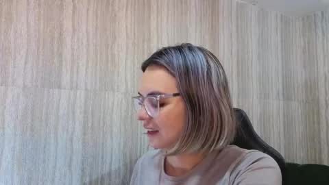 Snapshot of zarcasutra_t chatting on 05/14/26, 01:18 Isabella online show from 05/14/26, 01:18