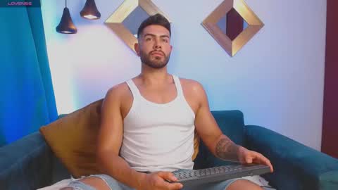 Snapshot of zarekfox chatting on 10/16/25, 07:37 Zarek online show from 10/16/25, 07:37