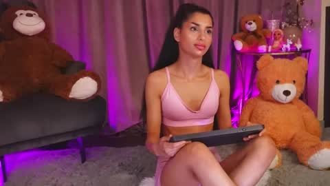 Snapshot of zariaavera chatting on 05/15/26, 11:23 zariaavera online show from 05/15/26, 11:23